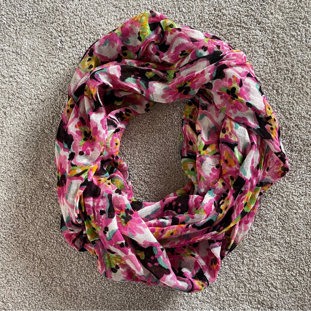 Lilly Pulitzer Riley Infinity Loop Scarf - Picture 3 of 12